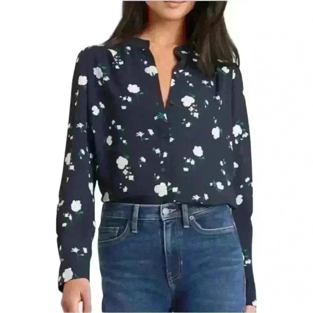 Banana Republic Women’s Drapery Classic Textured Floral Blouse